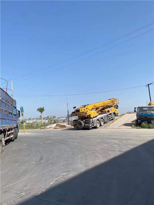 安康市25吨吊车的租赁价格大概是多少？