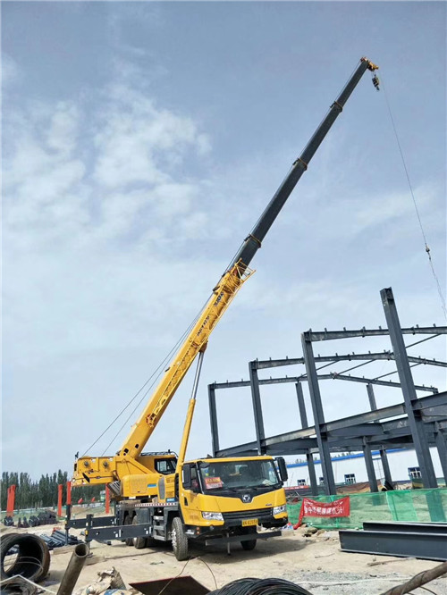 安康市超高层建筑钢结构吊装案例
